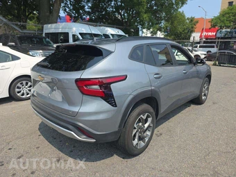 2025 Chevrolet Trax LT - miniatura 3