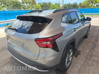 2025 Chevrolet Trax LT - miniatura 4