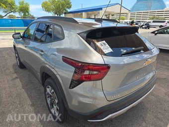 2025 Chevrolet Trax LT - miniatura 6