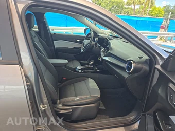 2025 Chevrolet Trax LT - miniatura 8
