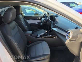 2025 Chevrolet Trax LT - miniatura 8