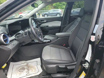2025 Chevrolet Trax LT - miniatura 7
