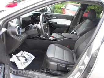 2025 Chevrolet Trax LT – miniatura 8