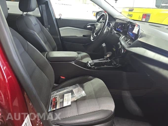2025 Chevrolet Trax LT - miniatura 8