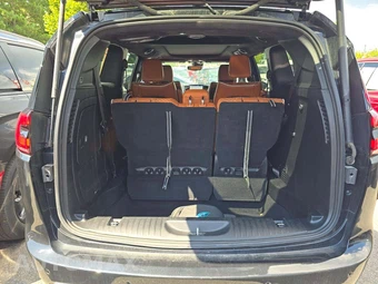 2025 Chrysler Pacifica Hybrid Pinnacle 121.6" WB - miniatura 15