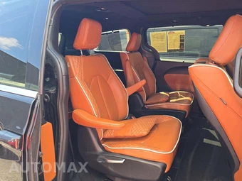 2025 Chrysler Pacifica Hybrid Pinnacle 121.6" WB - miniatura 17