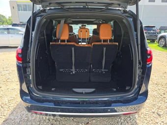 2025 Chrysler Pacifica Hybrid Pinnacle 121.6" WB - miniatura 15