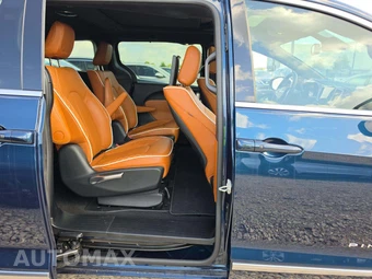2025 Chrysler Pacifica Hybrid Pinnacle 121.6" WB - miniatura 17