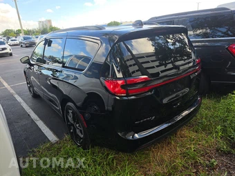 2025 Chrysler Pacifica Limited 121.6" WB - miniatura 6