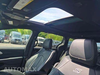 2025 Chrysler Pacifica Limited 121.6" WB – miniatura 12