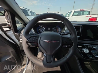 2025 Chrysler Pacifica Limited 121.6" WB - miniatura 10