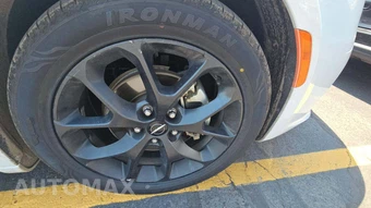 2025 Chrysler Pacifica Limited 121.6" WB - miniatura 30