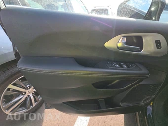 2025 Chrysler Pacifica Limited 121.6" WB - miniatura 9