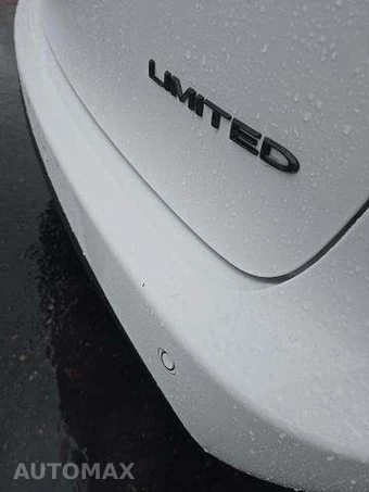 2025 Chrysler Pacifica Limited 121.6" WB – miniatura 22