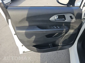 2025 Chrysler Pacifica Limited 121.6" WB - miniatura 9