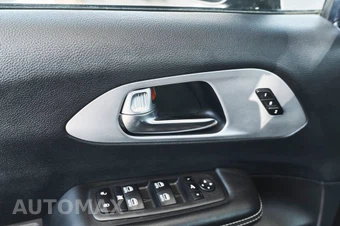 2025 Chrysler Pacifica Limited 121.6" WB - miniatura 16