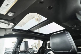2025 Chrysler Pacifica Limited 121.6" WB - miniatura 27
