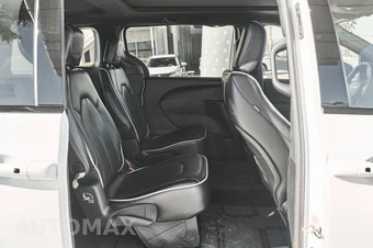 2025 Chrysler Pacifica Limited 121.6" WB - miniatura 10