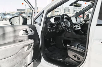 2025 Chrysler Pacifica Limited 121.6" WB - miniatura 12