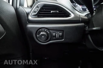 2025 Chrysler Pacifica Limited 121.6" WB - miniatura 23