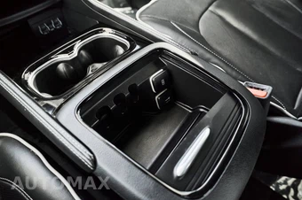 2025 Chrysler Pacifica Limited 121.6" WB - miniatura 32