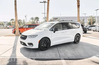 2025 Chrysler Pacifica Limited 121.6" WB - miniatura 4