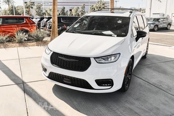 2025 Chrysler Pacifica Limited 121.6" WB - miniatura 5