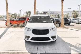 2025 Chrysler Pacifica Limited 121.6" WB - miniatura 6