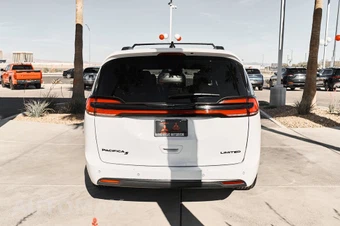 2025 Chrysler Pacifica Limited 121.6" WB - miniatura 7