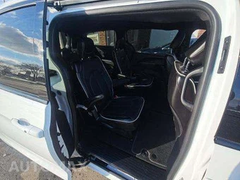 2025 Chrysler Pacifica Limited 121.6" WB - miniatura 17