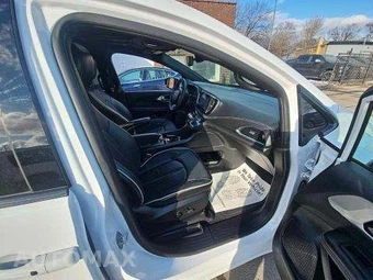 2025 Chrysler Pacifica Limited 121.6" WB - miniatura 19