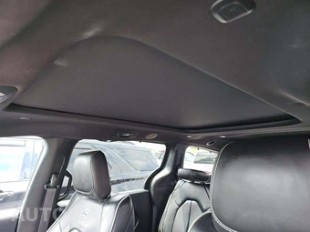 2025 Chrysler Pacifica Limited 121.6" WB - miniatura 11
