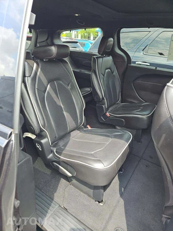 2025 Chrysler Pacifica Limited 121.6" WB - miniatura 16