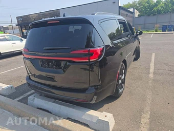 2025 Chrysler Pacifica Limited 121.6" WB - miniatura 3