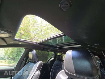 2025 Chrysler Pacifica Limited 121.6" WB - miniatura 11