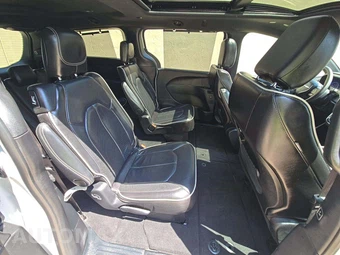 2025 Chrysler Pacifica Limited 121.6" WB - miniatura 17