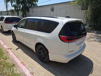 2025 Chrysler Pacifica Limited 121.6" WB - miniatura 2