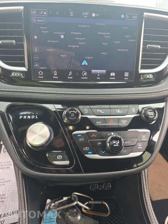 2025 Chrysler Pacifica Limited 121.6" WB - miniatura 10
