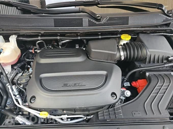 2025 Chrysler Pacifica Limited 121.6" WB - miniatura 16