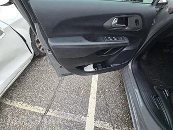 2025 Chrysler Pacifica Select 121.6" WB - miniatura 9
