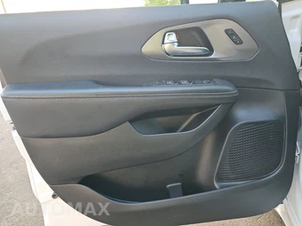 2025 Chrysler Pacifica Select 121.6" WB - miniatura 9