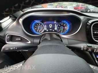 2025 Chrysler Pacifica Select 121.6" WB - miniatura 9