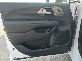 2025 Chrysler Pacifica Select 121.6" WB - miniatura 9