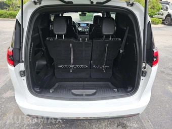 2025 Chrysler Pacifica Select 121.6" WB - miniatura 15