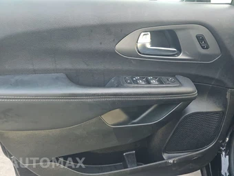 2025 Chrysler Pacifica Select 121.6" WB – miniatura 9
