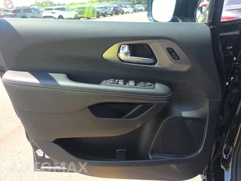 2025 Chrysler Pacifica Select 121.6" WB - miniatura 9