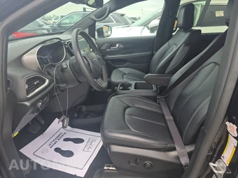 2025 Chrysler Pacifica Select 121.6" WB - miniatura 7
