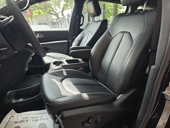 2025 Chrysler Pacifica Select 121.6" WB - miniatura 7