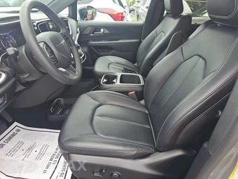 2025 Chrysler Pacifica Select 121.6" WB - miniatura 7