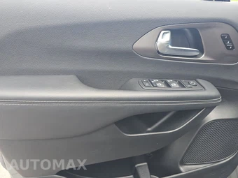 2025 Chrysler Pacifica Select 121.6" WB - miniatura 9